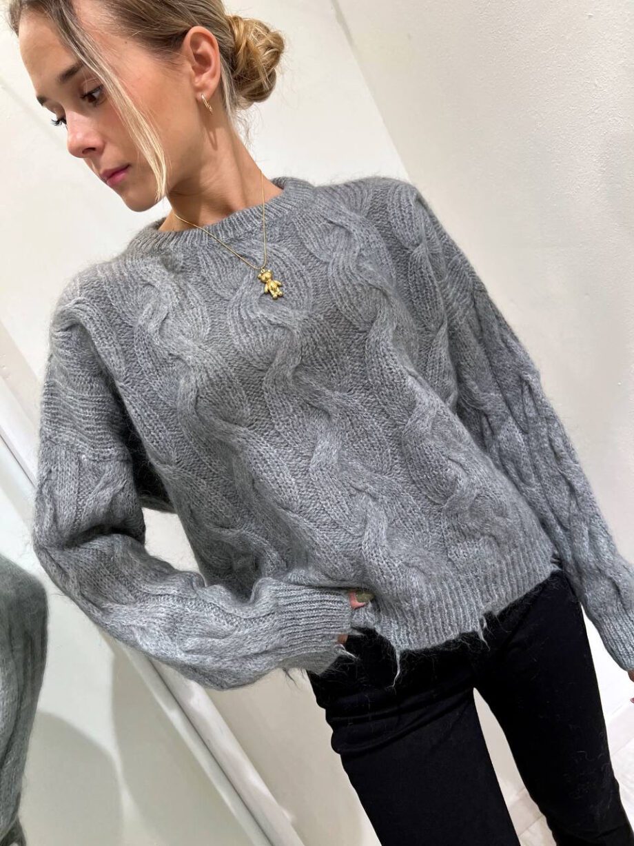 Shop Online Maglione grigio con trecce mohair Kontatto