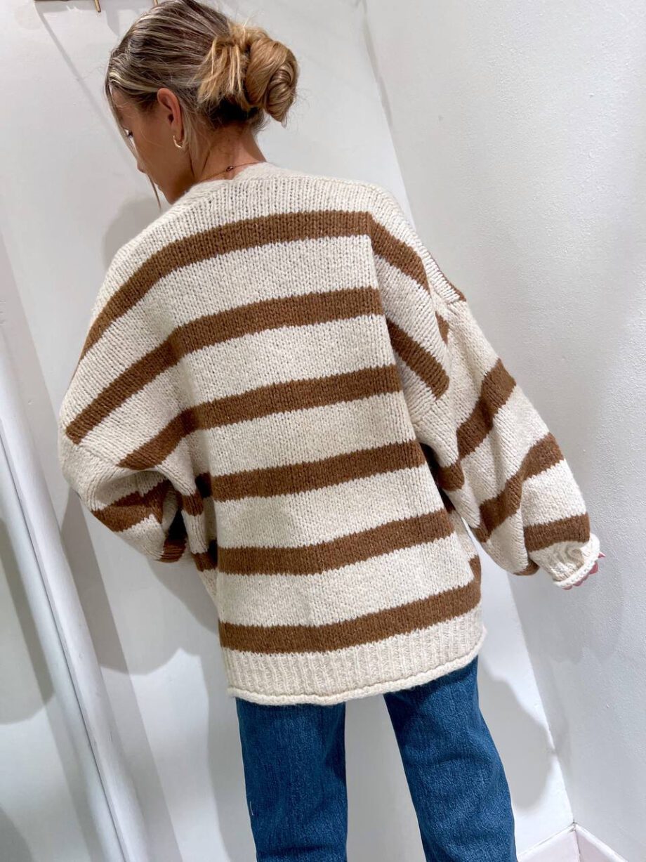 Shop Online Cardigan over in maglia a righe panna e beige HaveOne