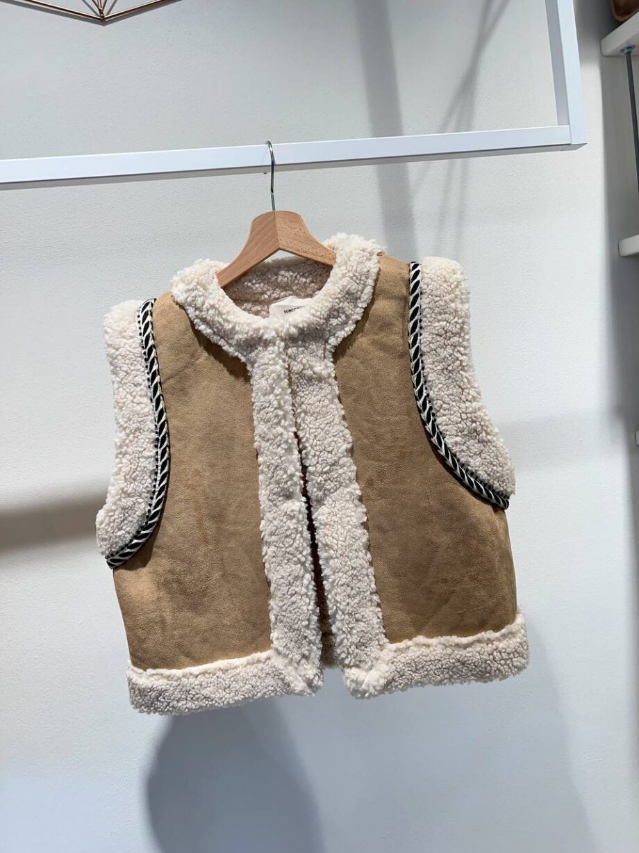 Shop Online Gilet eco montone beige con pelliccia Suncoo