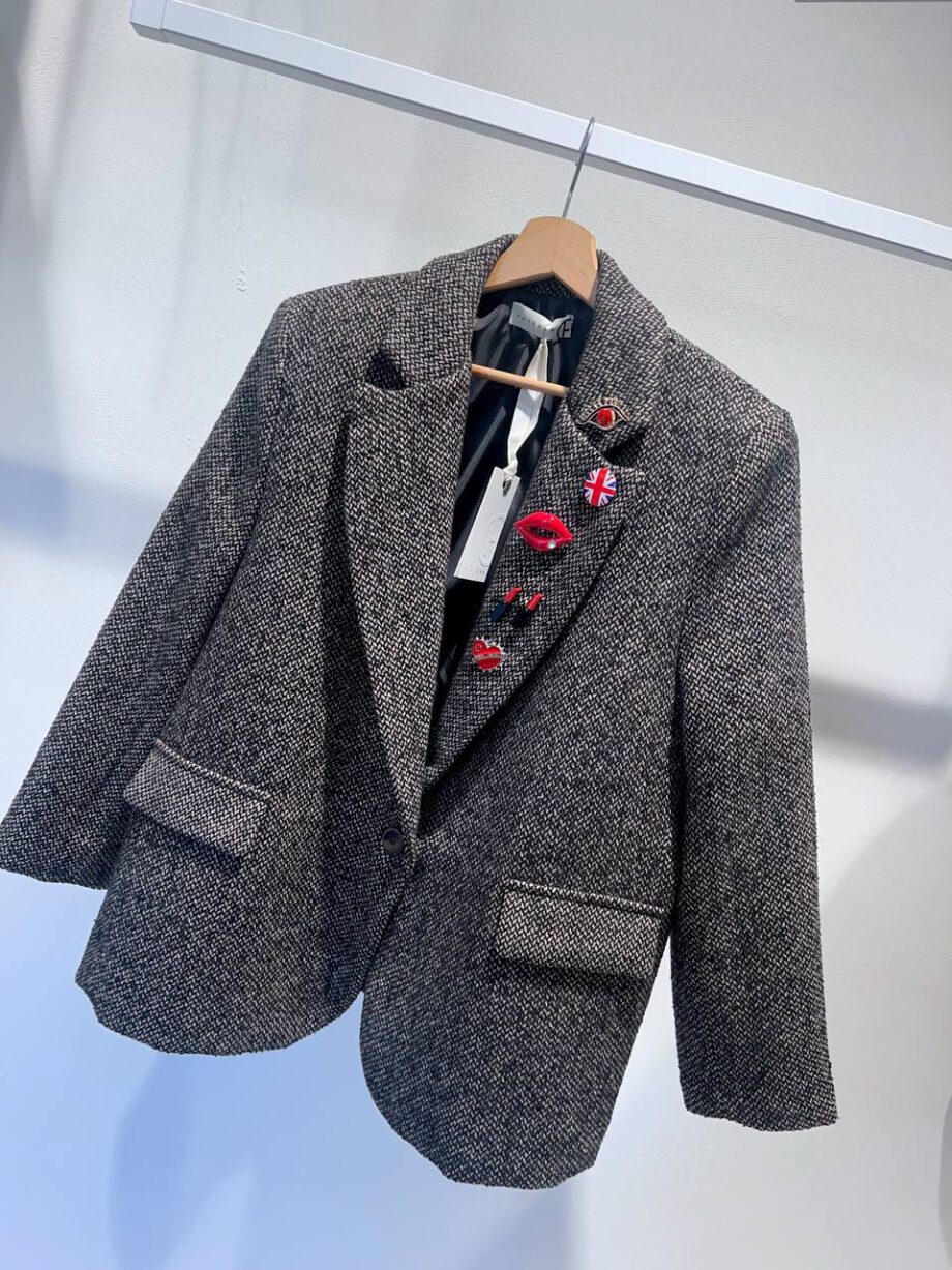 Shop Online Blazer spigato beige e nero con spille HaveOne