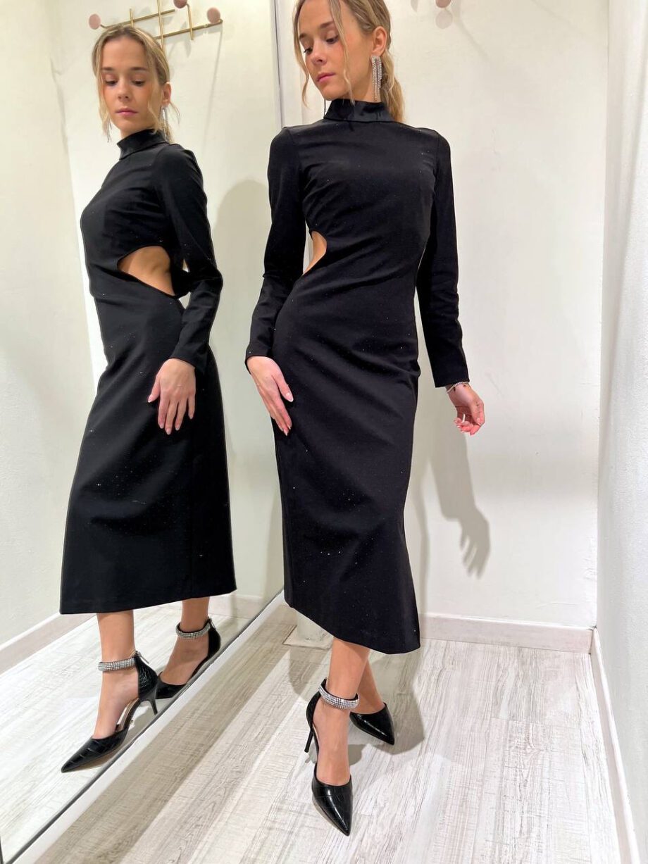 Shop Online Vestito lungo nero con strass cut out Vicolo
