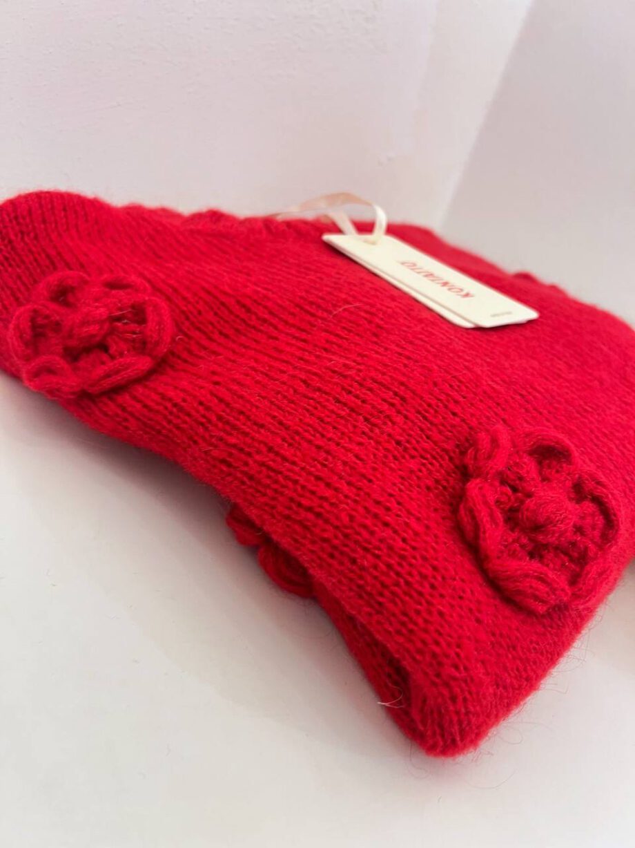Shop Online Maglione rosso ricami fiori Kontatto