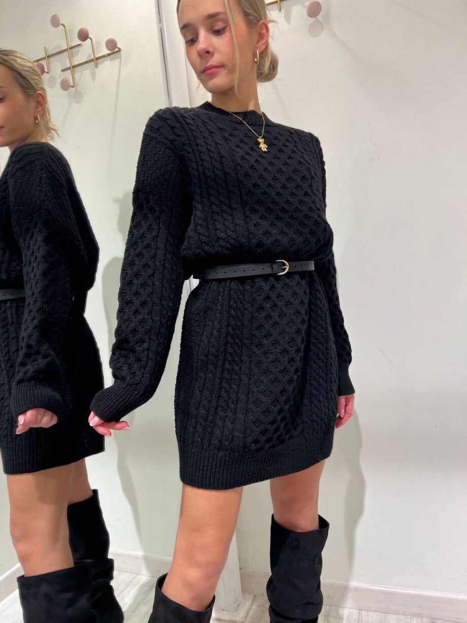 Shop Online Vestito corto in maglia nero con trecce HaveOne