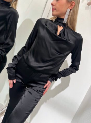 Shop Online Blusa nera in viscosa scollo anello HaveOne