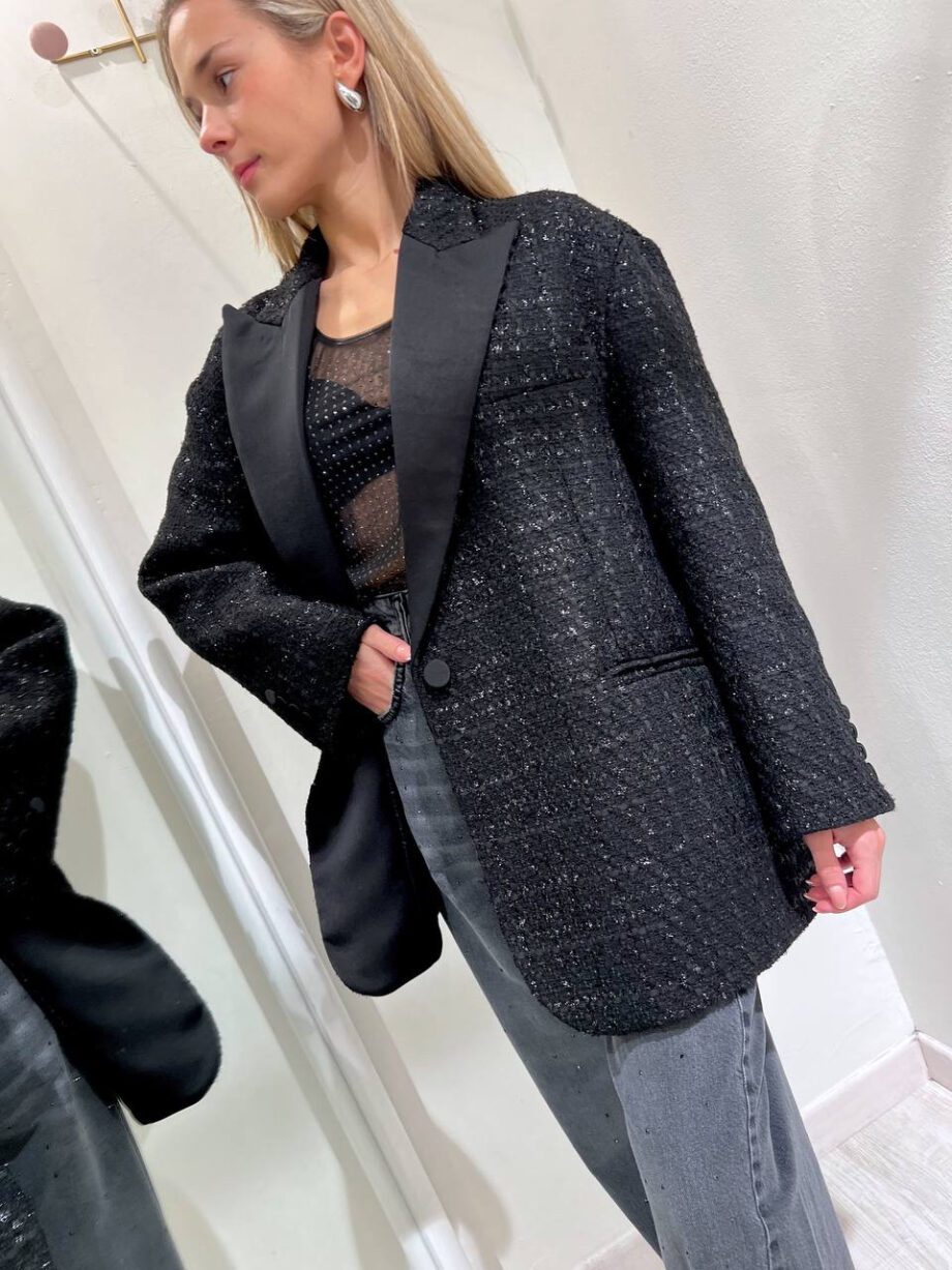 Shop Online Blazer oversize nero in tweed Vicolo