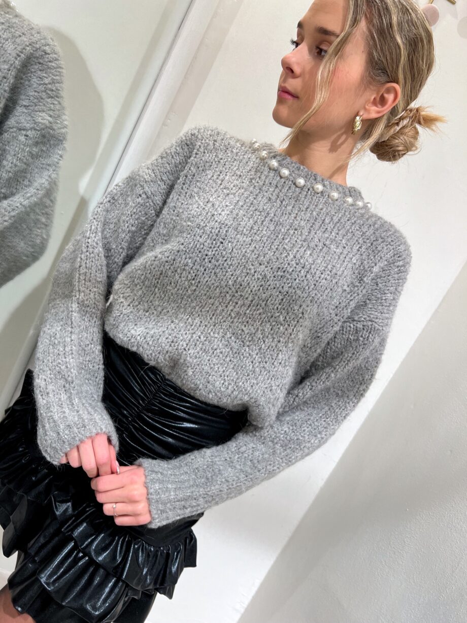 Shop Online Maglione girocollo grigio con perle Kontatto