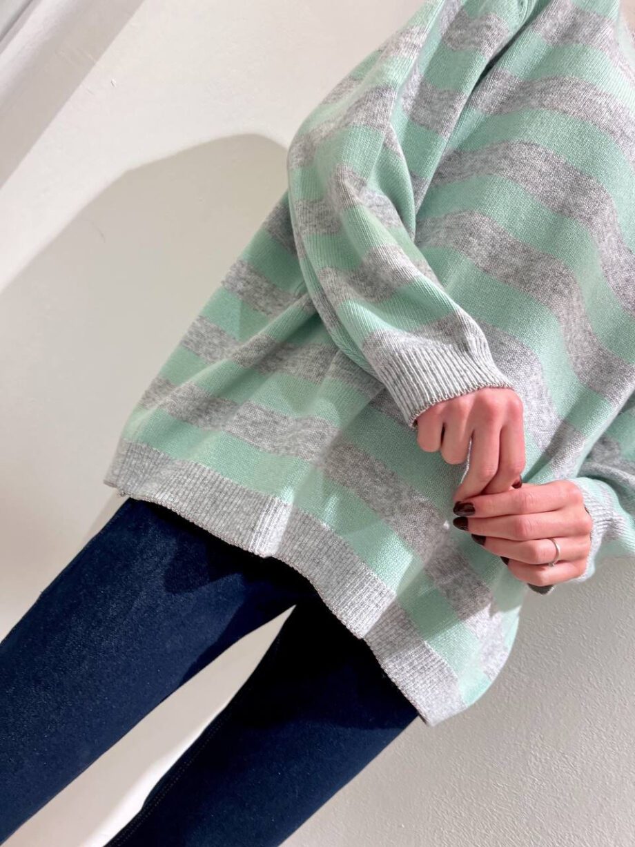 Shop Online Maglione over a righe grigio e menta Vicolo