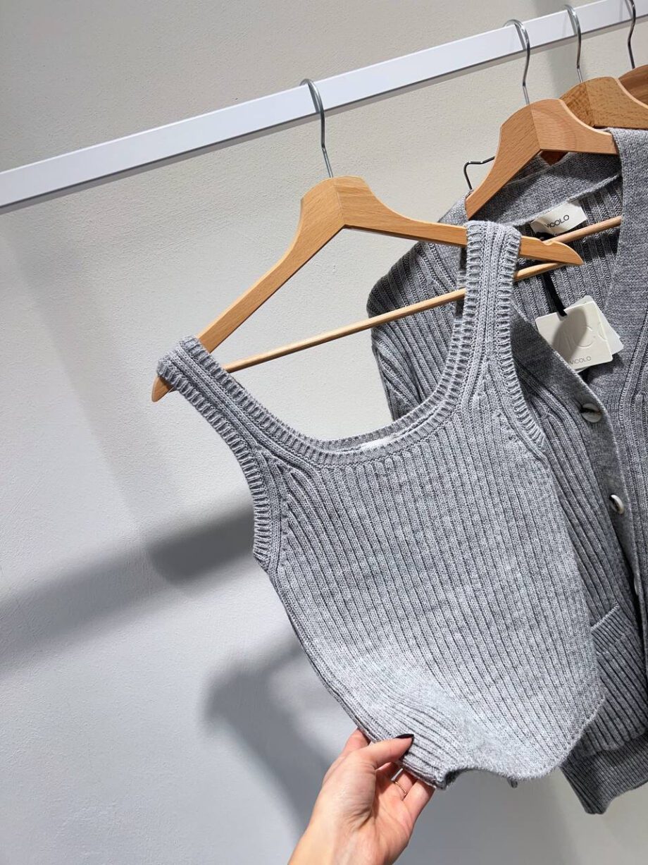 Shop Online Top in maglia grigio a coste Vicolo