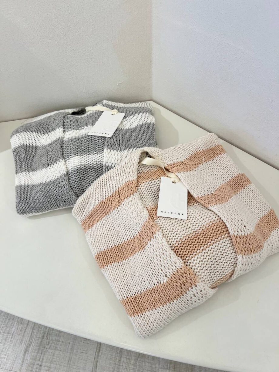 Shop Online Cardigan over a righe burro e grigio HaveOne