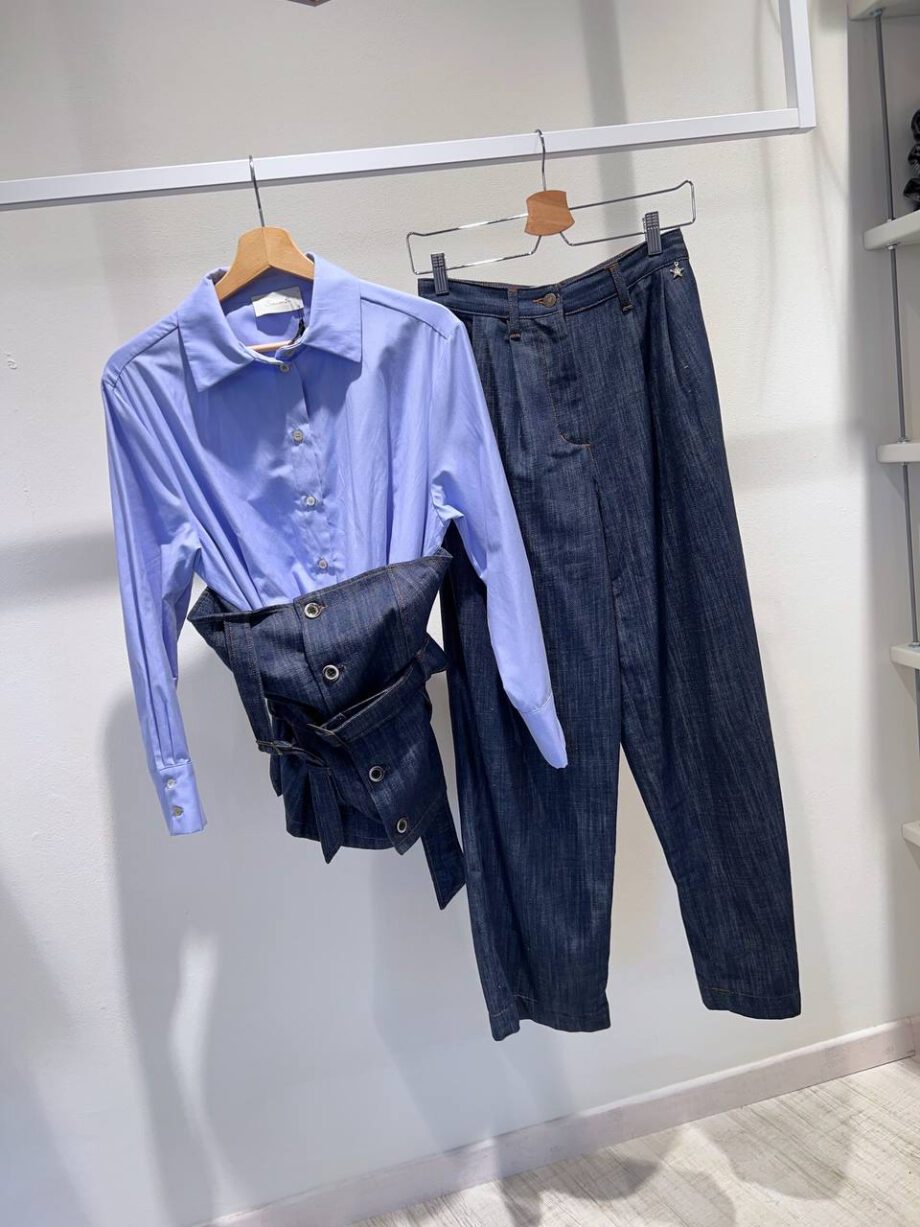 Shop Online Jeans morbido scuro con pinces Souvenir