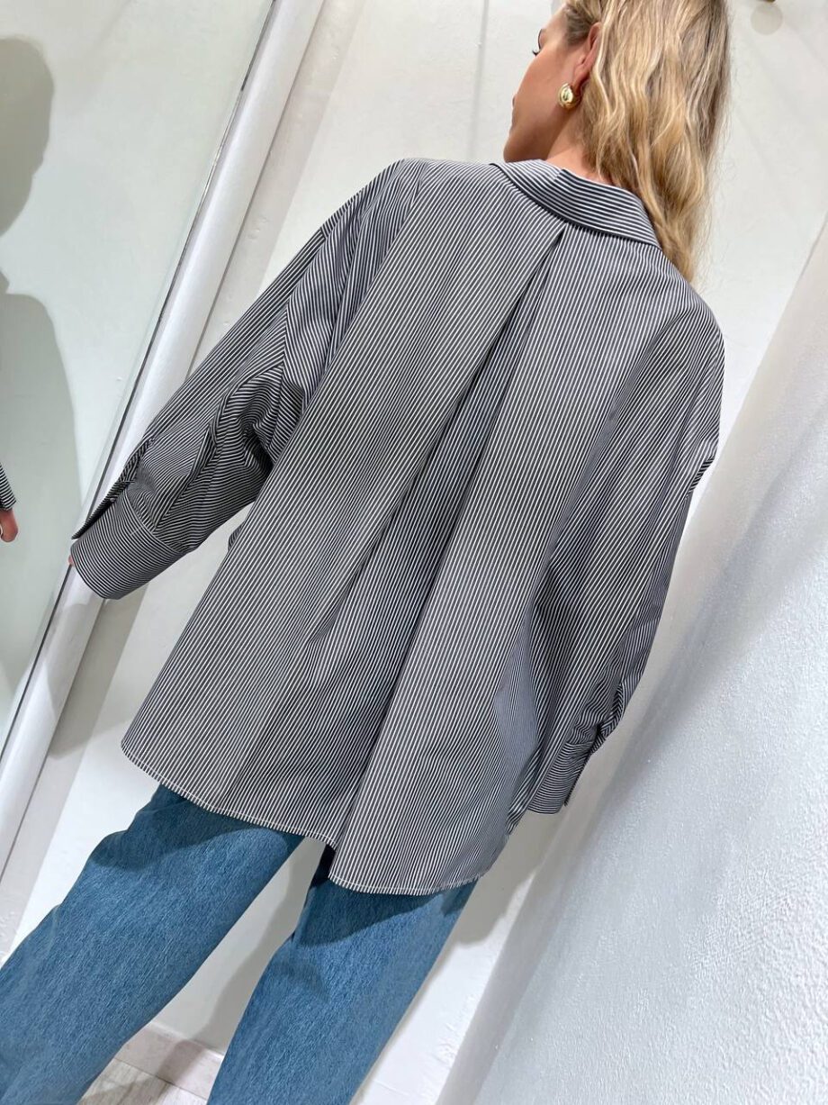 Shop Online Camicia oversize a righe grigia Vicolo