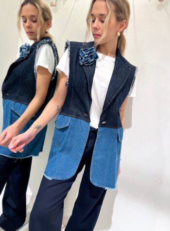 Shop Online Gilet in jeans bicolore con spilla Vicolo