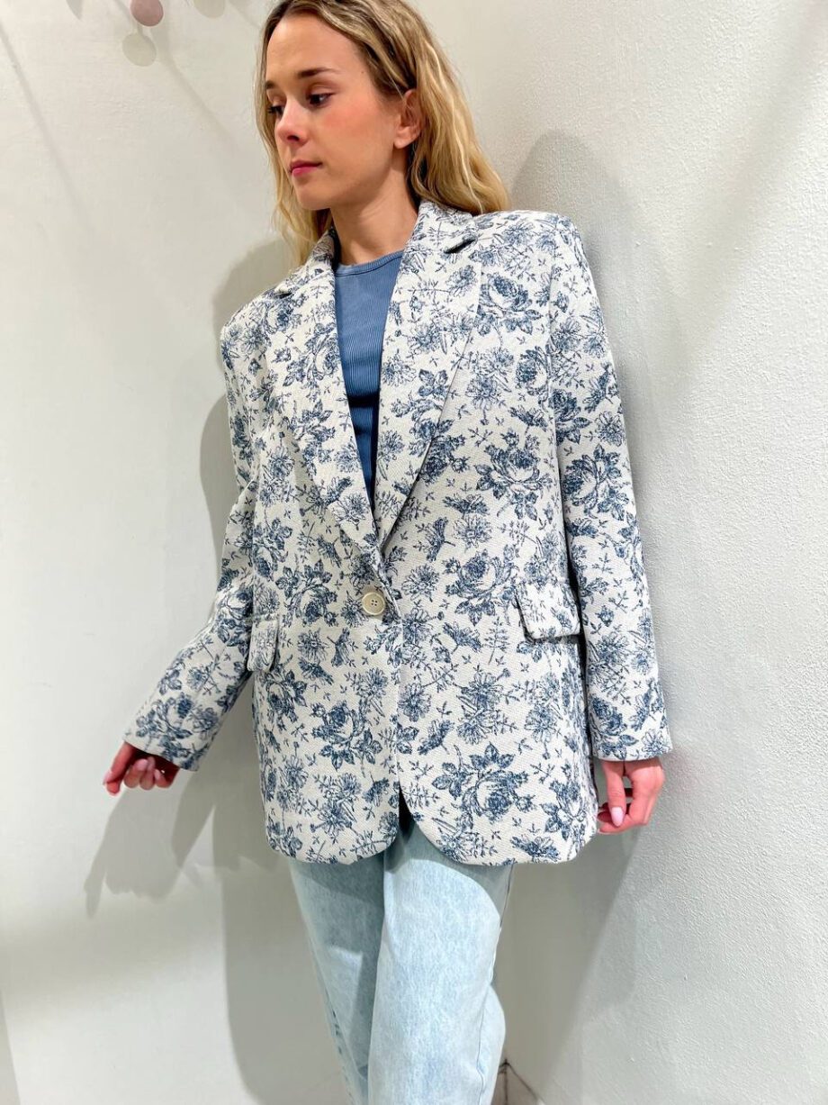 Shop Online Blazer oversize floreale con patch logo HaveOne