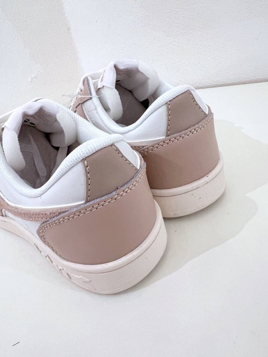 Shop Online Sneakers basket low suede bianche e rosa Diadora