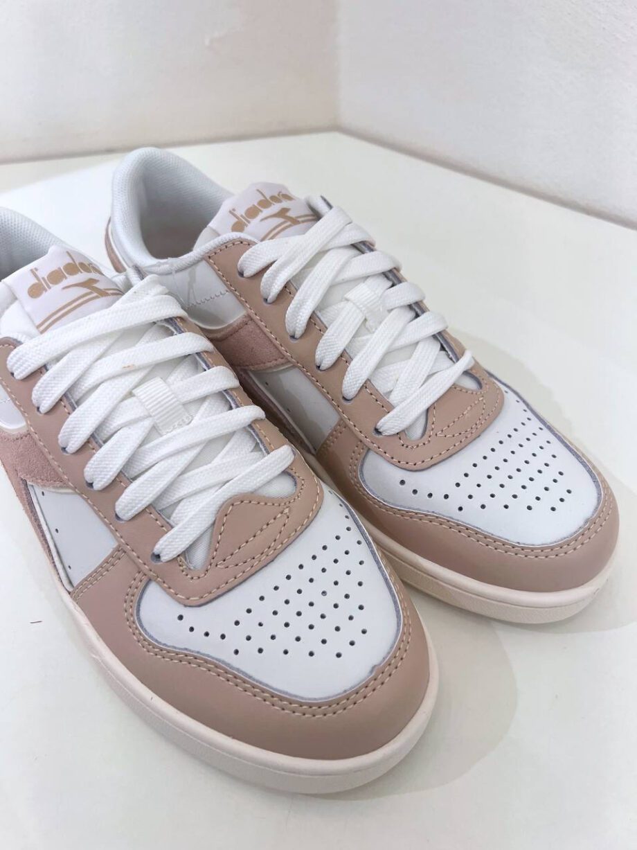 Shop Online Sneakers basket low suede bianche e rosa Diadora