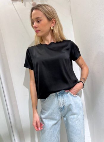 Shop Online T-shirt satin nera in viscosa HaveOne