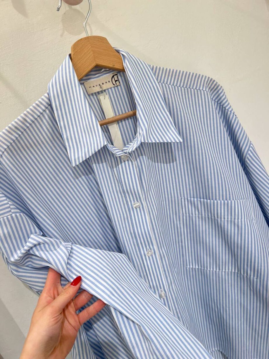 Shop Online Camicia oversize a righe bianca e azzurra HaveOne