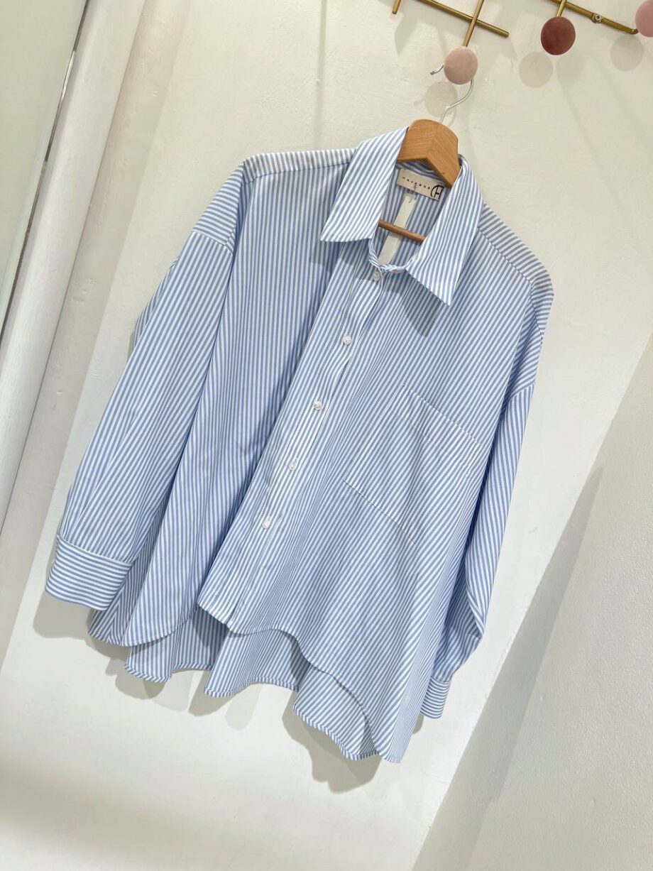Shop Online Camicia oversize a righe bianca e azzurra HaveOne