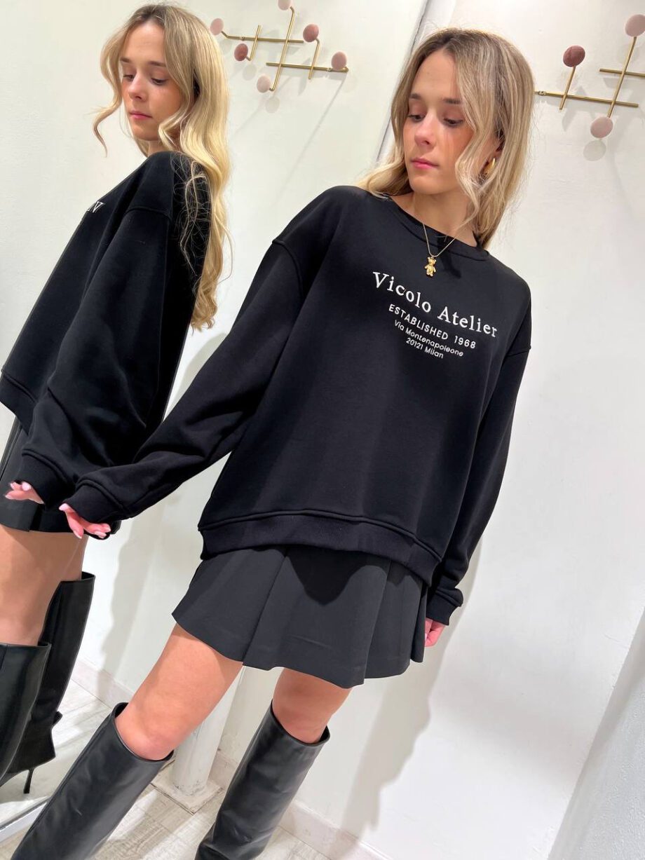 Shop Online Felpa oversize nera scritta logo Vicolo