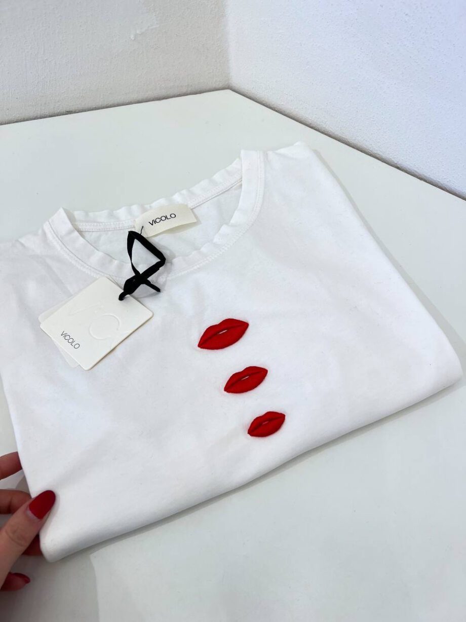 Shop Online T-shirt bianca ricamo bocche rosse Vicolo