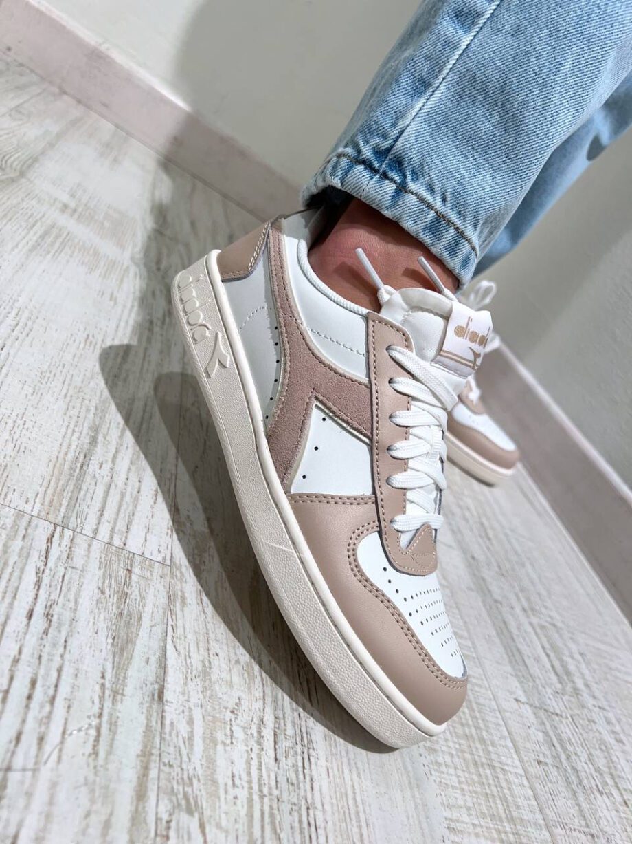 Shop Online Sneakers basket low suede bianche e rosa Diadora