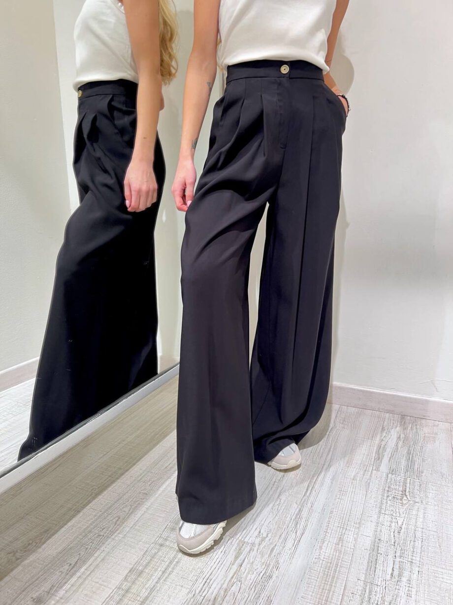 Shop Online Pantalone palazzo nero con pinces HaveOne