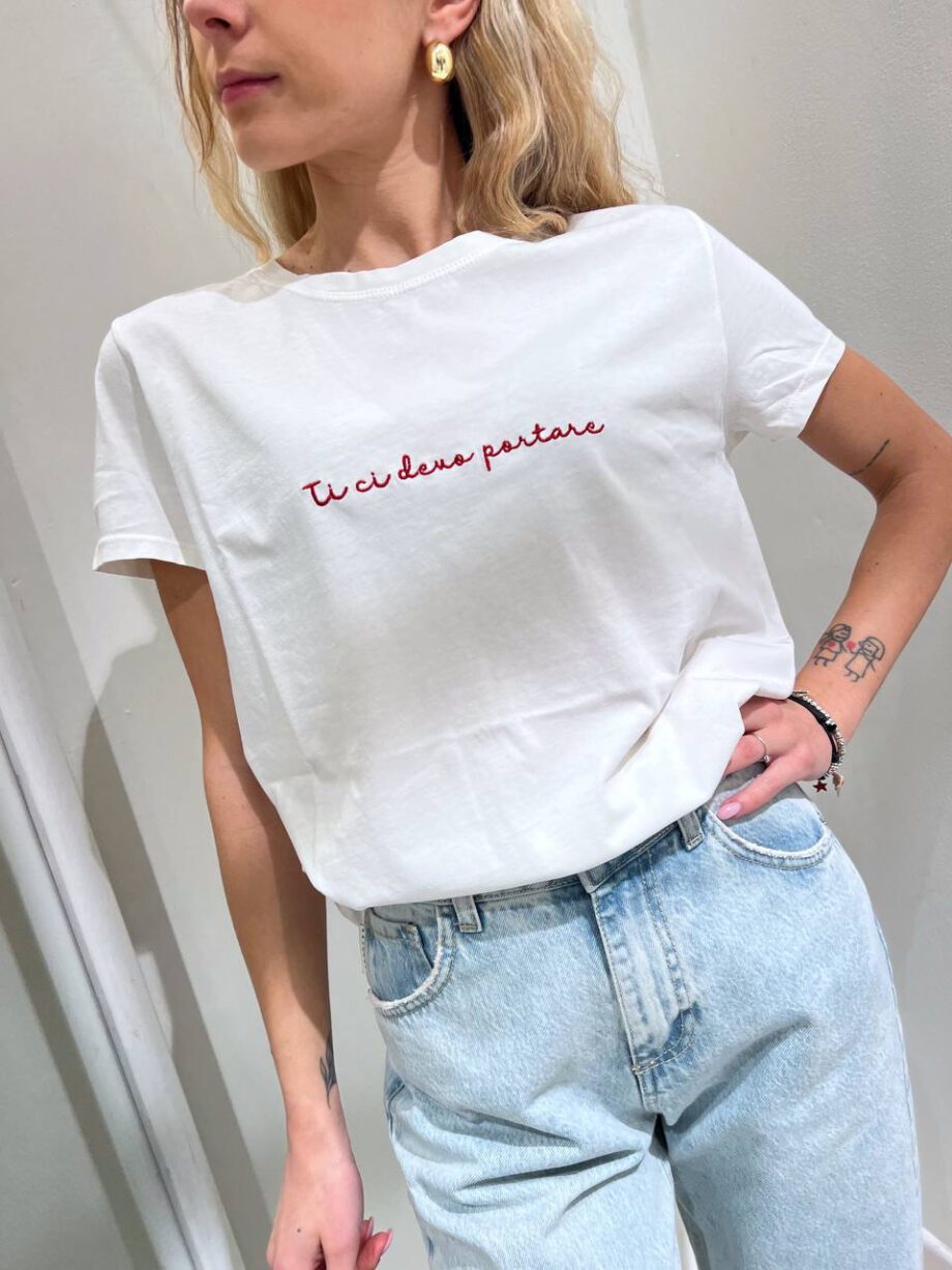 Shop Online T-shirt bianca ricamo “ti ci devo portare” Vicolo