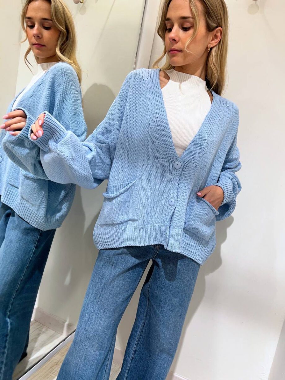 Shop Online Cardigan in maglia azzurro con tasche Kontatto
