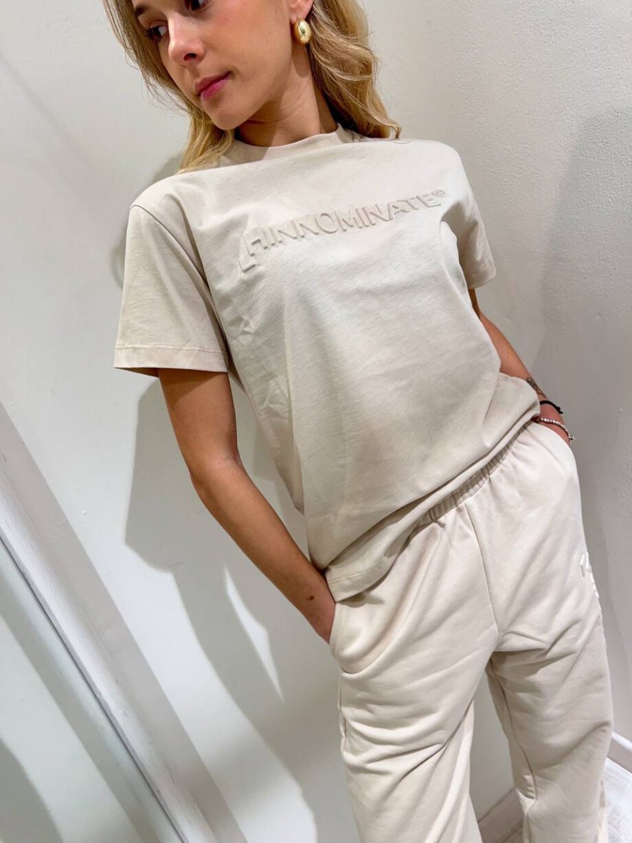 Shop Online T-shirt girocollo beige logo rilievo Hinnominate