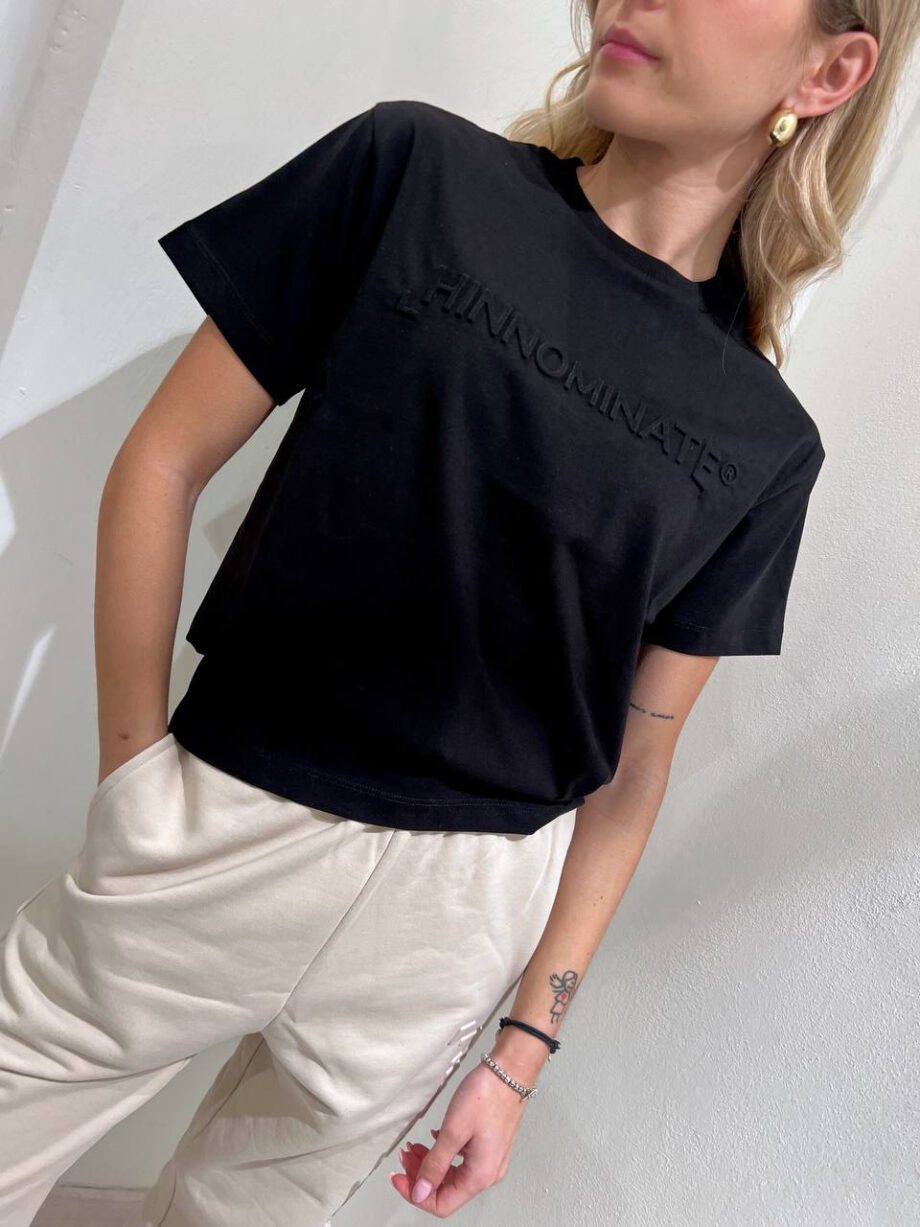 Shop Online T-shirt girocollo nera logo rilievo Hinnominate