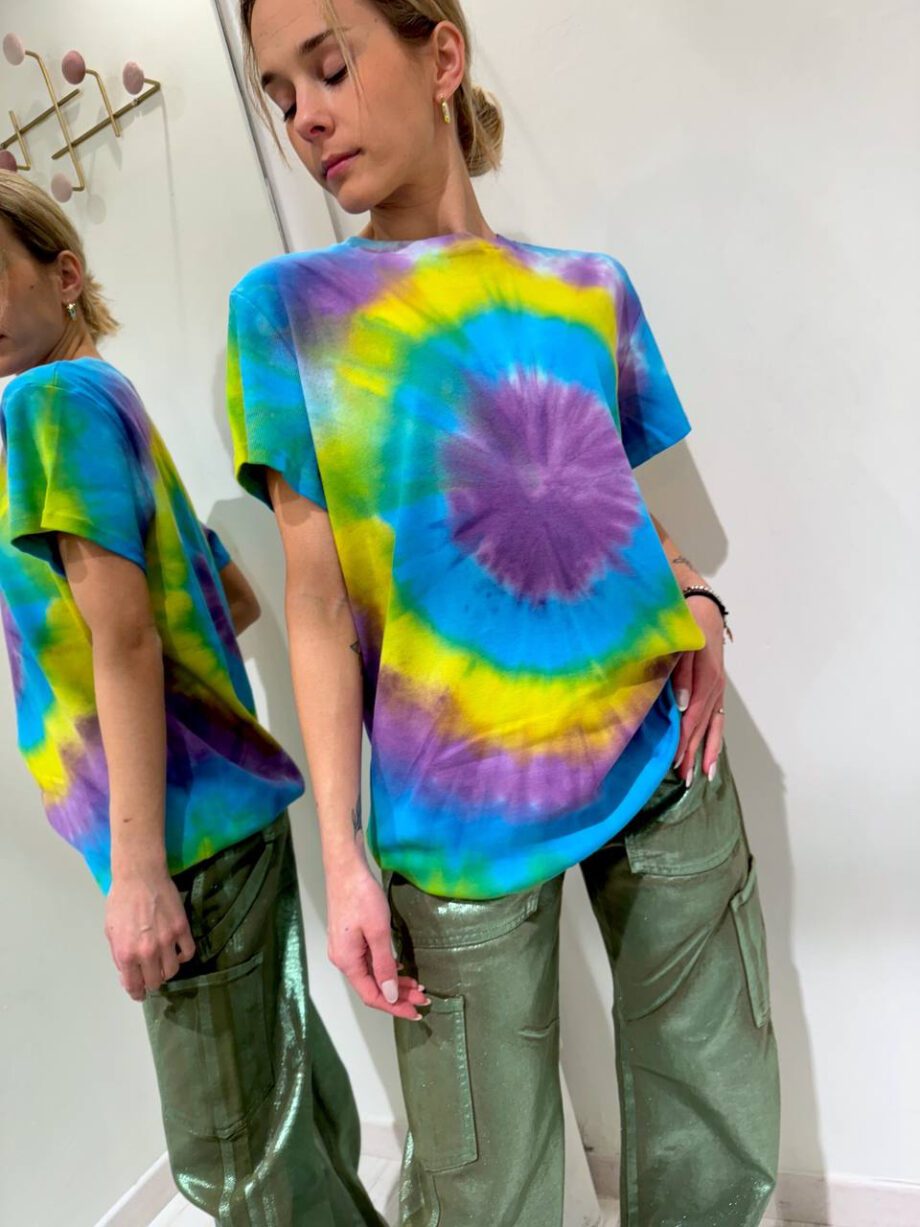 Shop Online T-shirt tie dye viola e gialla Don’t @ me