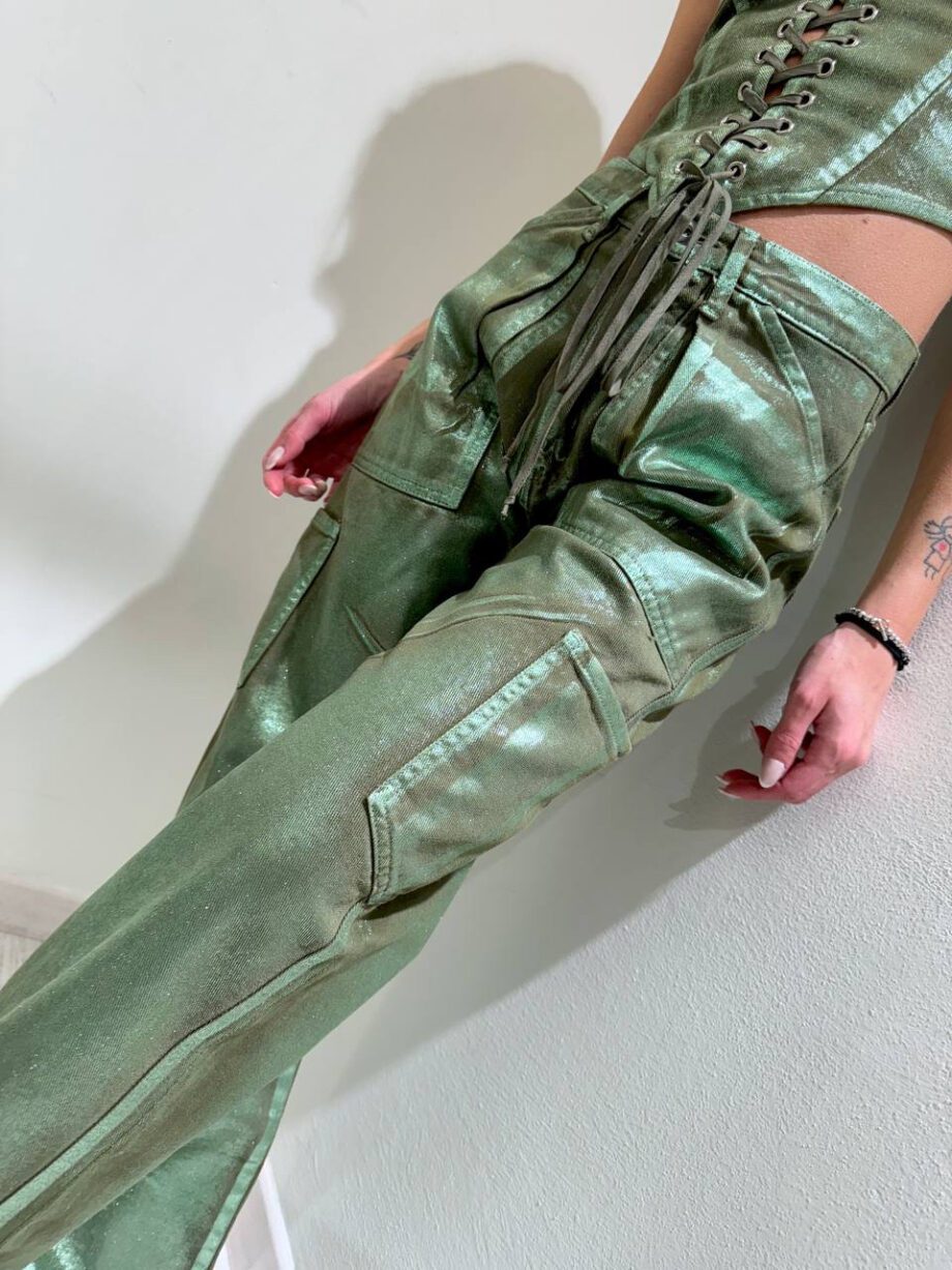 Shop Online Pantalone in denim cargo verde laminato Don't @ me