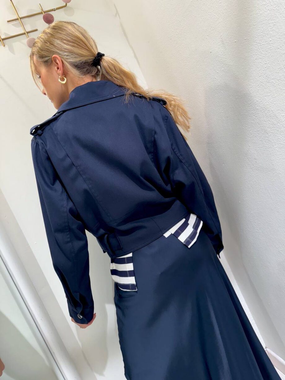 Shop Online Trench corto blu in cotone Vicolo