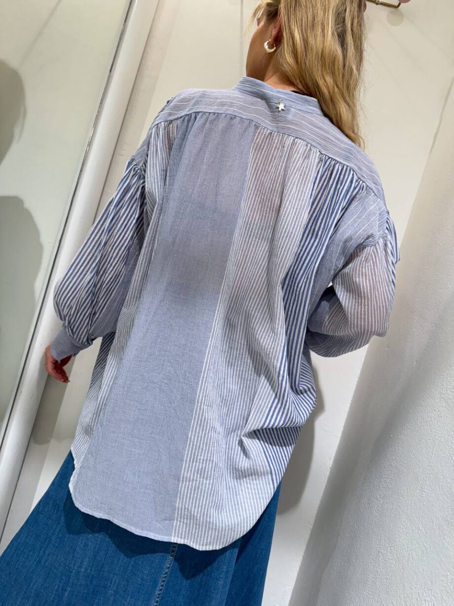 Shop Online Camicia a righe azzurra con nodo Souvenir