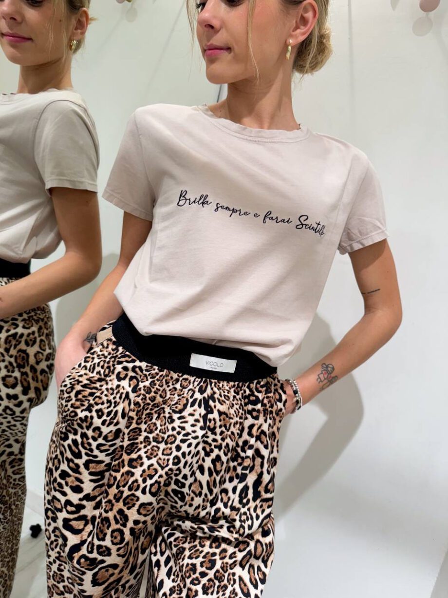 Shop Online T-shirt bianca ricamo brilla sempre e farai Scintille Vicolo