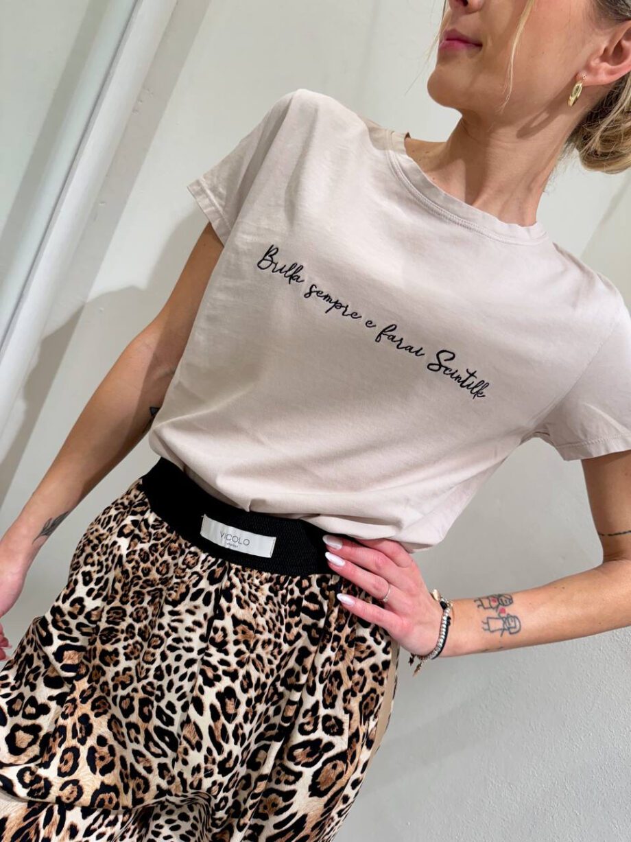 Shop Online T-shirt bianca ricamo brilla sempre e farai Scintille Vicolo