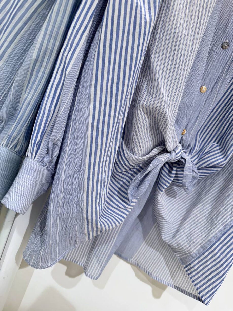 Shop Online Camicia a righe azzurra con nodo Souvenir