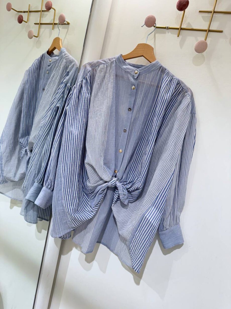 Shop Online Camicia a righe azzurra con nodo Souvenir