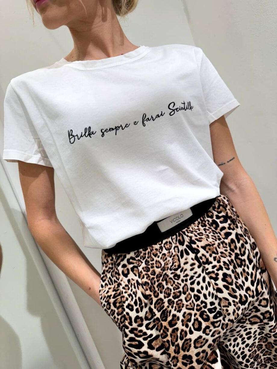 Shop Online T-shirt bianca ricamo brilla sempre e farai Scintille Vicolo