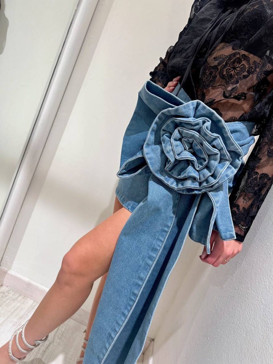 Shop Online Minigonna Arenzano in denim con fiore Odì Odì