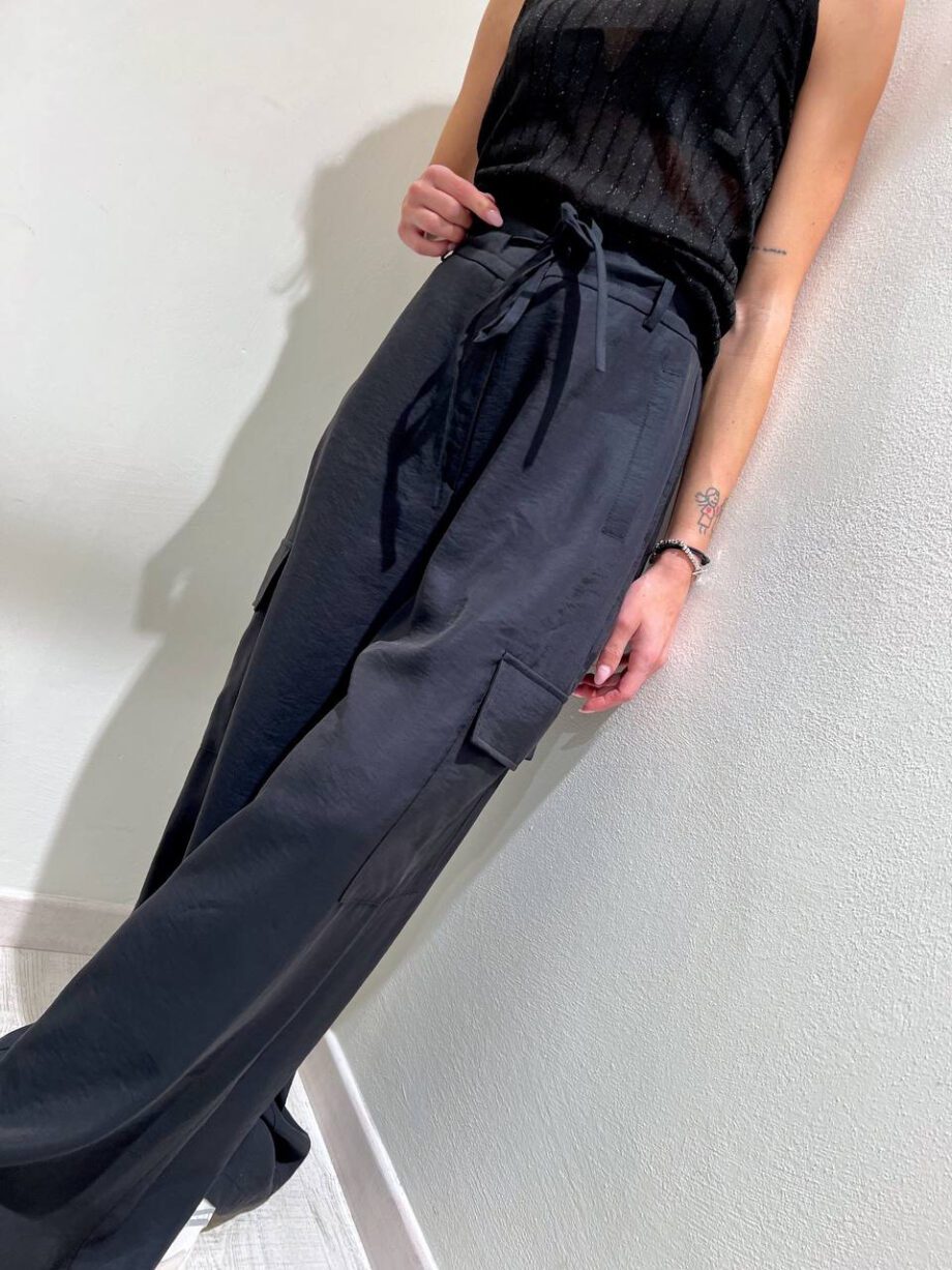 Shop Online Pantalone nero palazzo cargo Kontatto