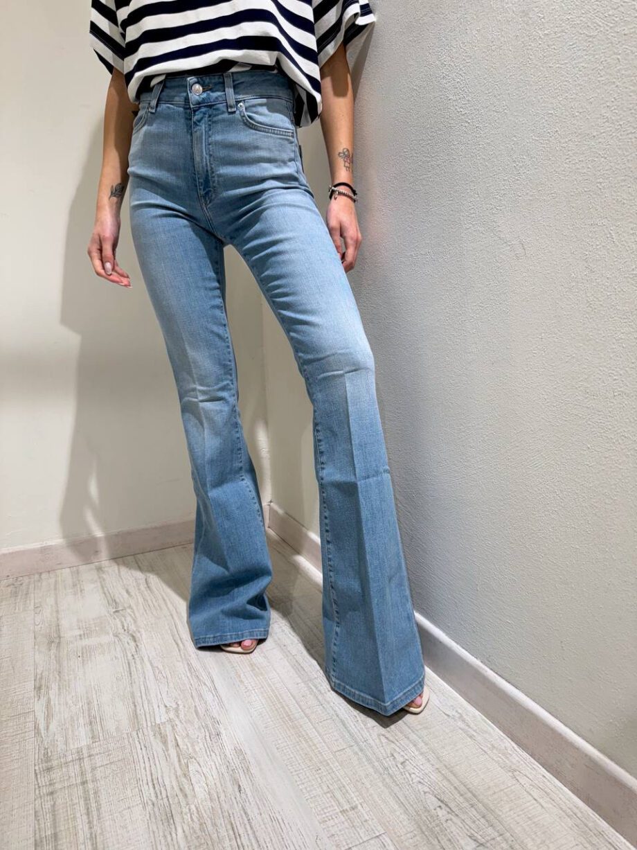 Shop Online Jeans Gisele Flare chiaro a zampa Vicolo