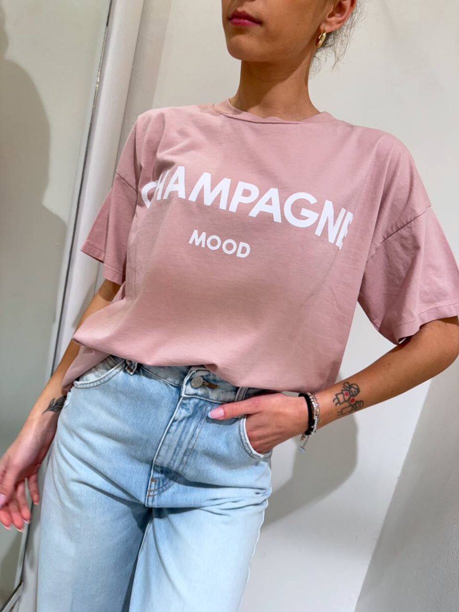 Shop Online T-shirt ampia bianca con stampa “champagne mood” Vicolo