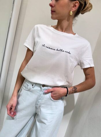 Shop Online T-shirt bianca ricamo nero ”il rumore delle onde” Vicolo