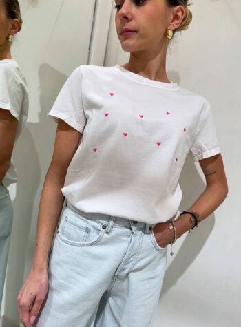 Shop Online T-shirt bianca ricami cuori rosa Vicolo