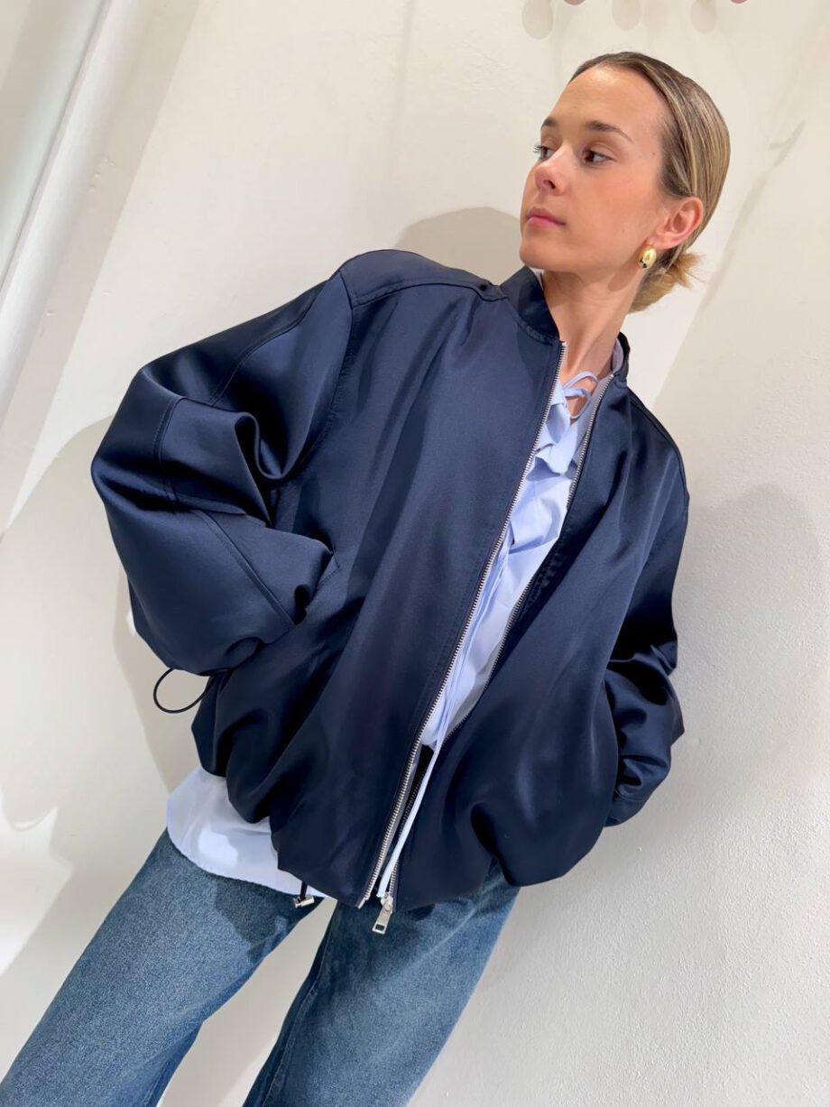 Shop Online Bomber satin oversize blu Vicolo