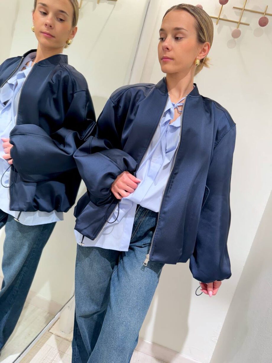 Shop Online Bomber satin oversize blu Vicolo