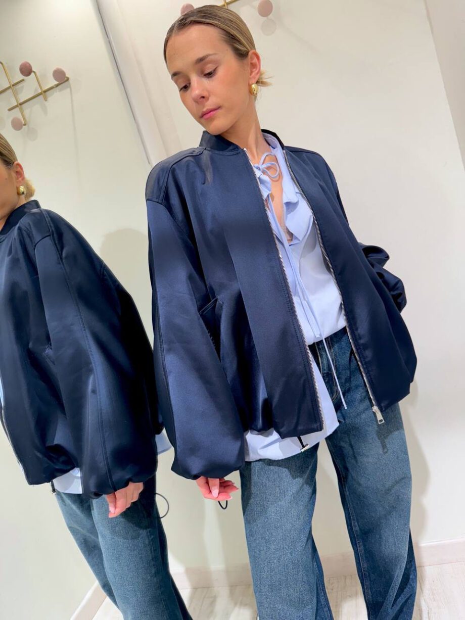 Shop Online Bomber satin oversize blu Vicolo