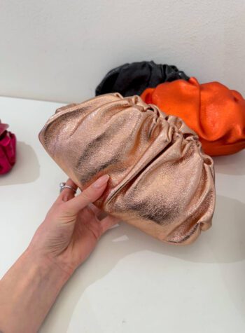 Shop Online Borsa mini clutch rosa nude laminata in pelle