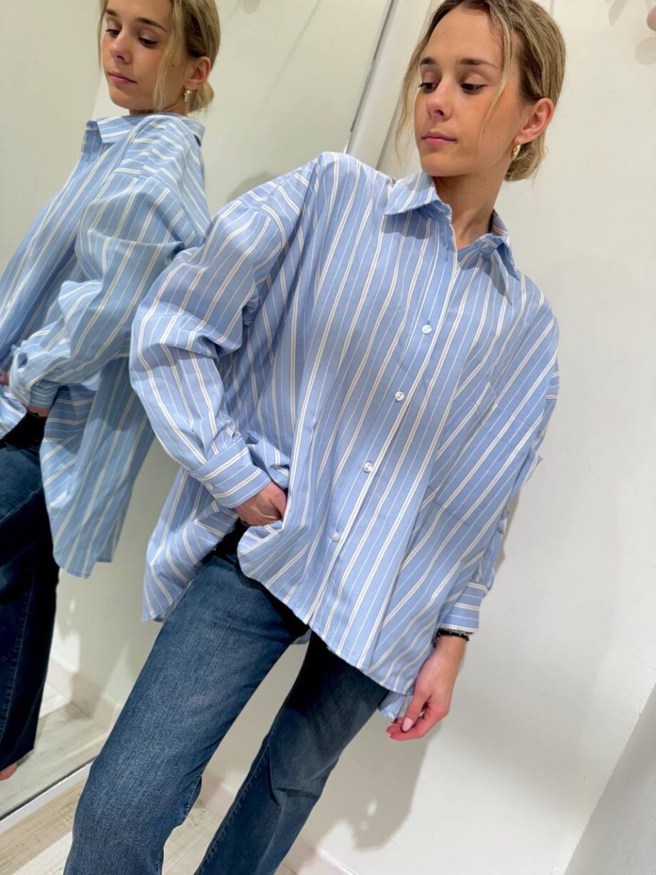 Shop Online Camicia ampia azzurra righe bianche HaveOne